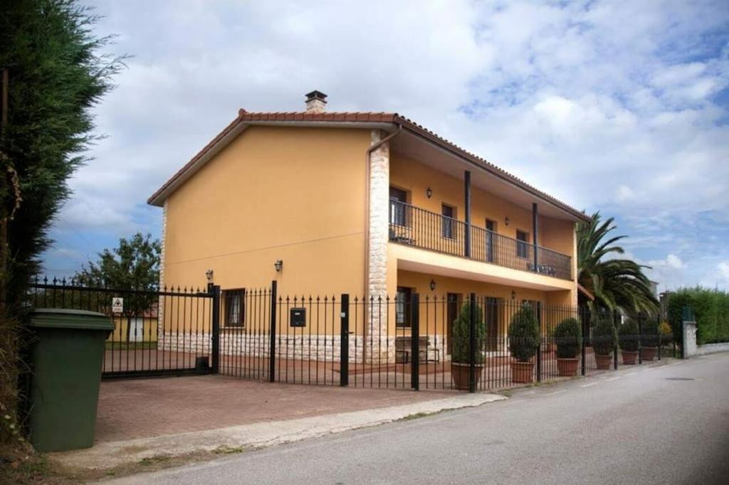 Villa Paula Aviles Exterior photo